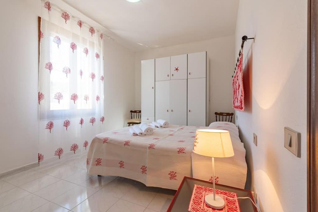La Lampara - Casa Panoramica 4 Km Dalla Pelosa Stintino Exterior foto